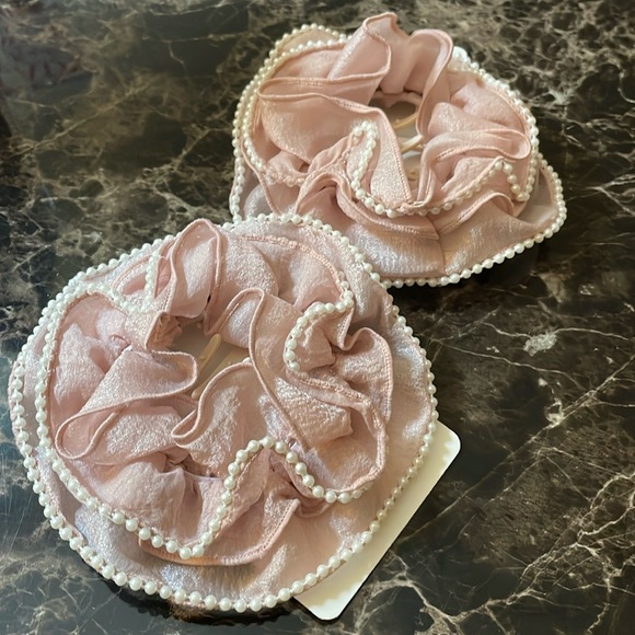 Hand Designed Light Pink Comb Scrunchie - Picture 3 of 7